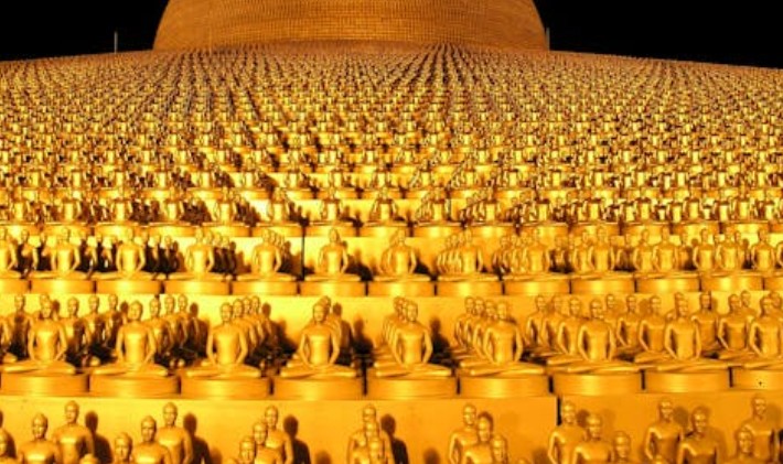 Rêver de s'incliner dans un hall - 20 significations et symboles