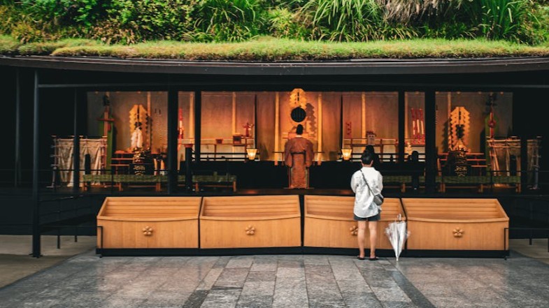 Rêver de s'incliner - 20 significations et symboles