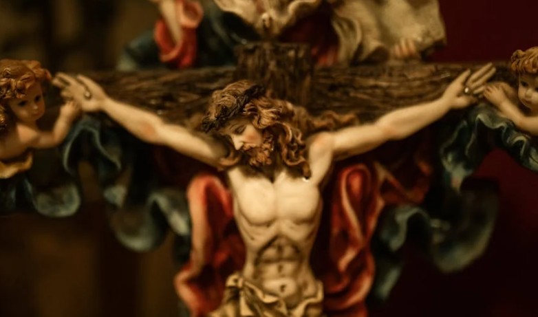 Rêver du catholicisme - 20 significations et symboles