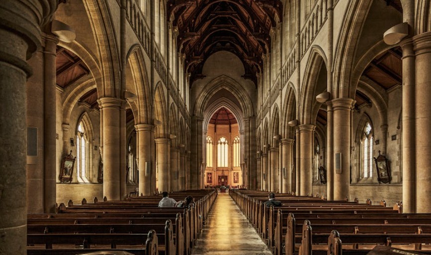 Rêver d'une église - 20 significations et symboles