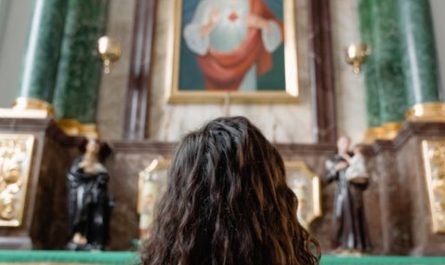 Rêver de la mort de sa tante : 9 significations et symboles