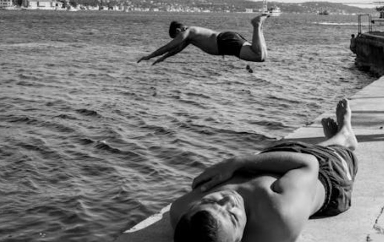 Rêver de la mort d'un ami - 25 significations et symboles