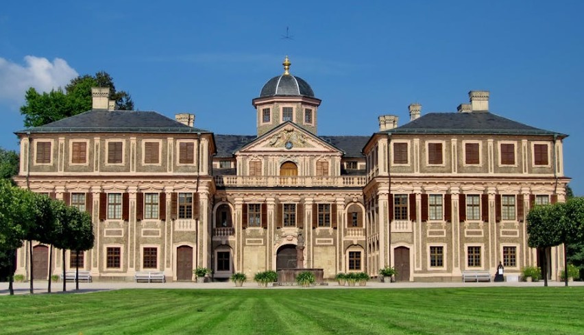 Rêver d'un palais - 17 significations et symboles