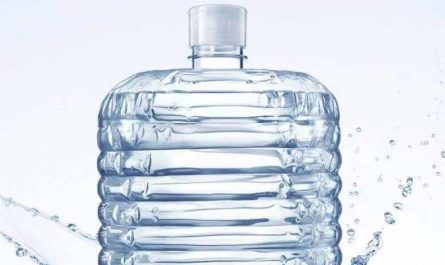 Rêver de bouteilles ou de seaux d'eau