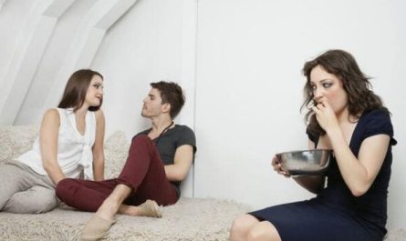 Rêver d'être jaloux d'un ami: 18 Significations et Symbolismes