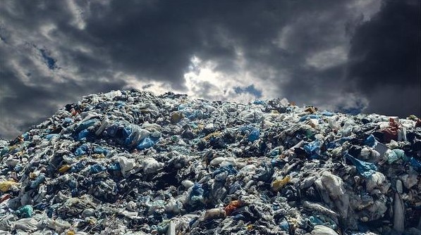 Rêver d'ordures : 17 Significations et Symbolismes
