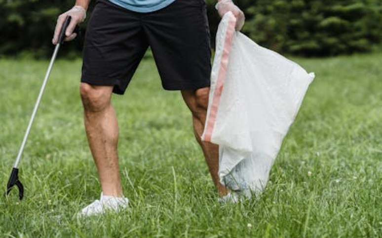 Rêver de sacs-poubelle : 17 Significations et Symbolismes