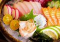 Rêver de manger du poisson cru : 17 Significations et Symbolismes