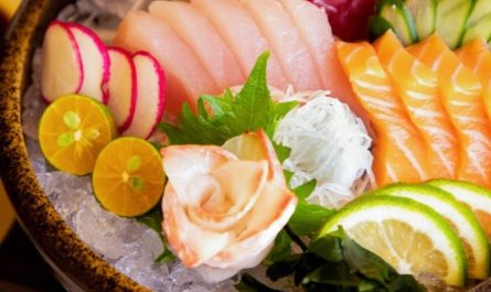 Rêver de manger du poisson cru : 17 Significations et Symbolismes