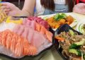 Rêver de manger du sashimi de saumon : 17 Significations et Symbolismes