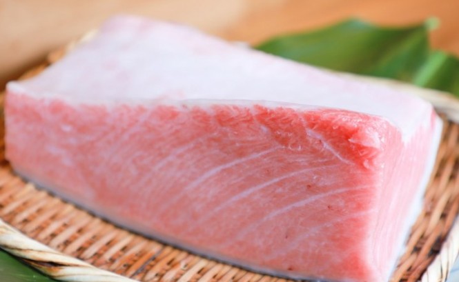 Rêver de sashimi de thon : 9 Significations et Symbolismes